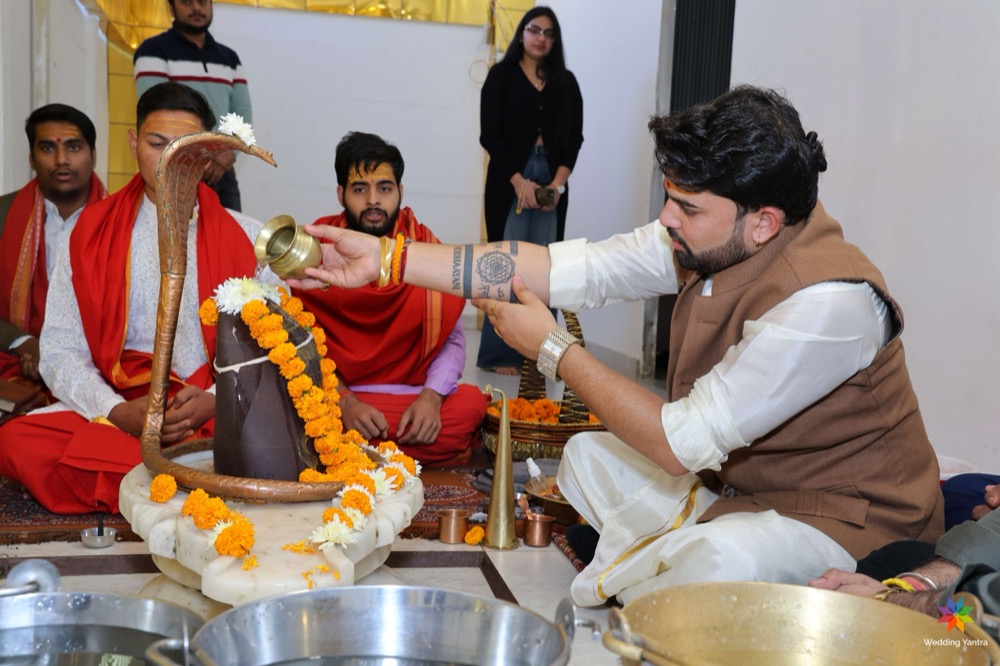 सिद्ध महामृत्युंजय संस्थान में लाइव रुद्राभिषेक पूजा की झलक